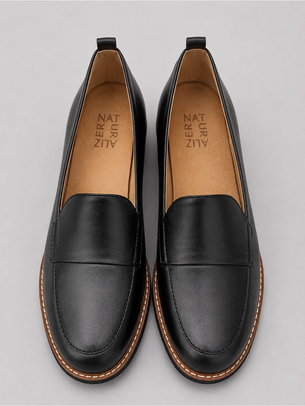 Naturalizer Black Leather Slip On Loafers Comfort Flats Women’s 7 WIDE